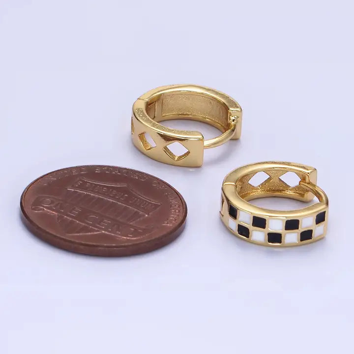 Kadiedrasd-24K Gold Filled 13mm Checkered Enamel Huggie Earring | AD589